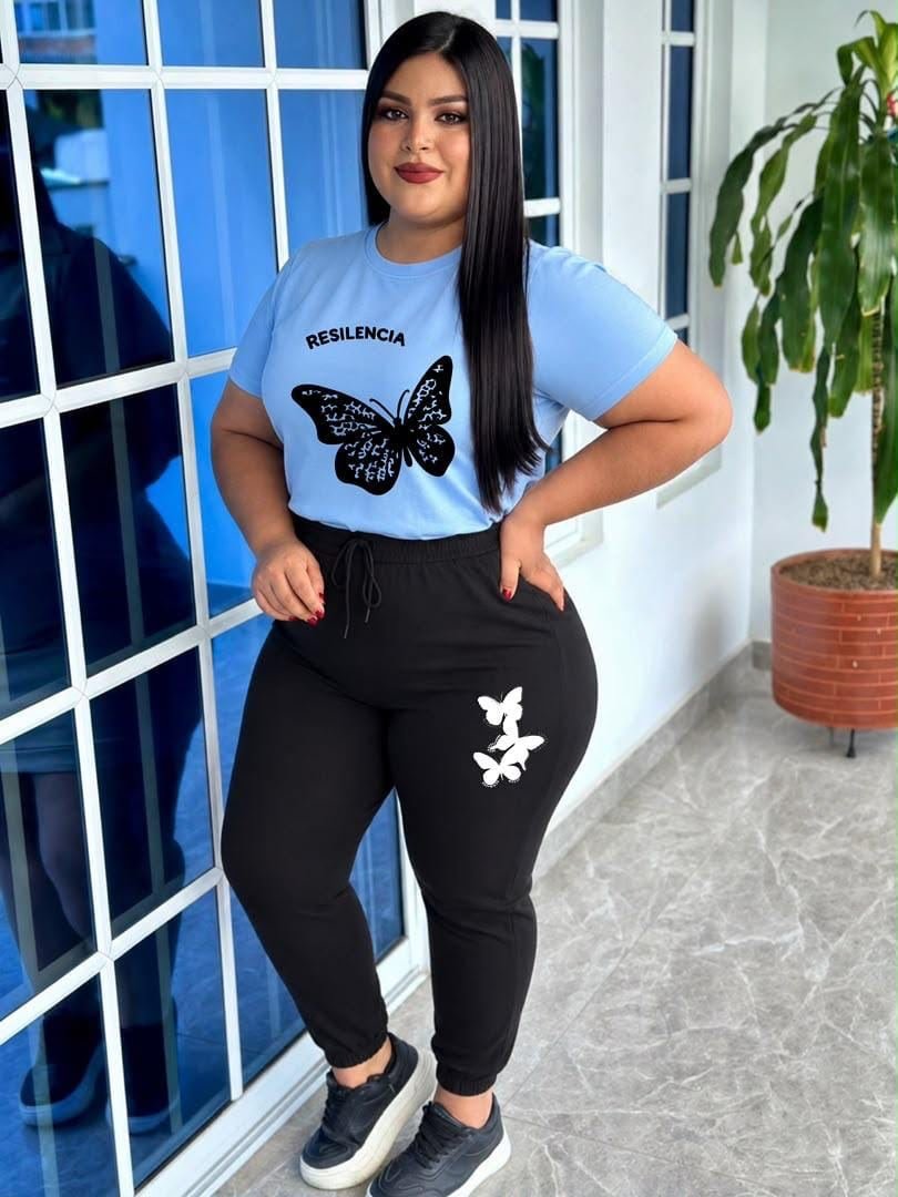 Conjunto azul cielo y negro mariposas